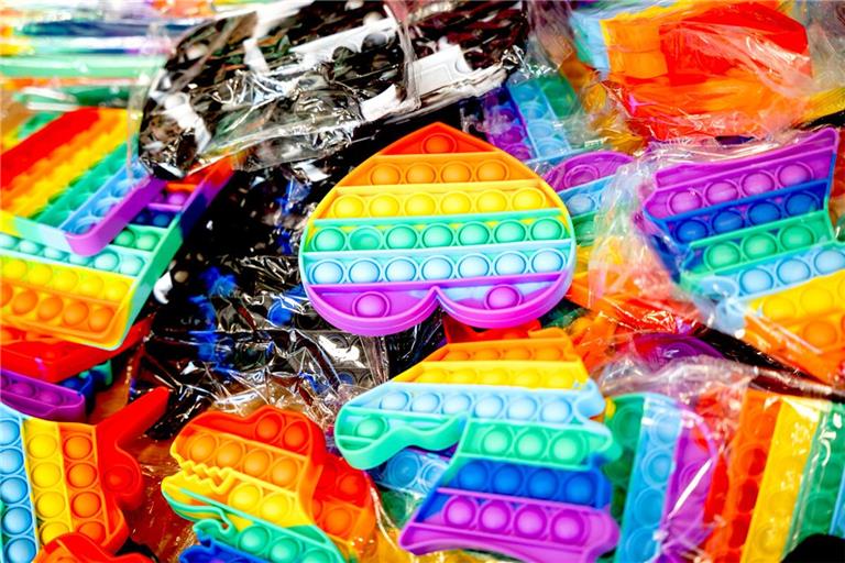 Kinderspielzeug ist zu häufig mit giftigen Stoffen belastet. Die EU will dem nun einen Riegel vorschieben.