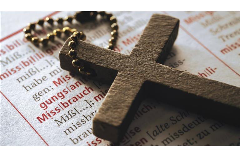 Kirche und Politik in der Schweiz sollen gemeinsam sexuellen Missbrauch an einer Klosterschule vertuscht haben (Symbolfoto).