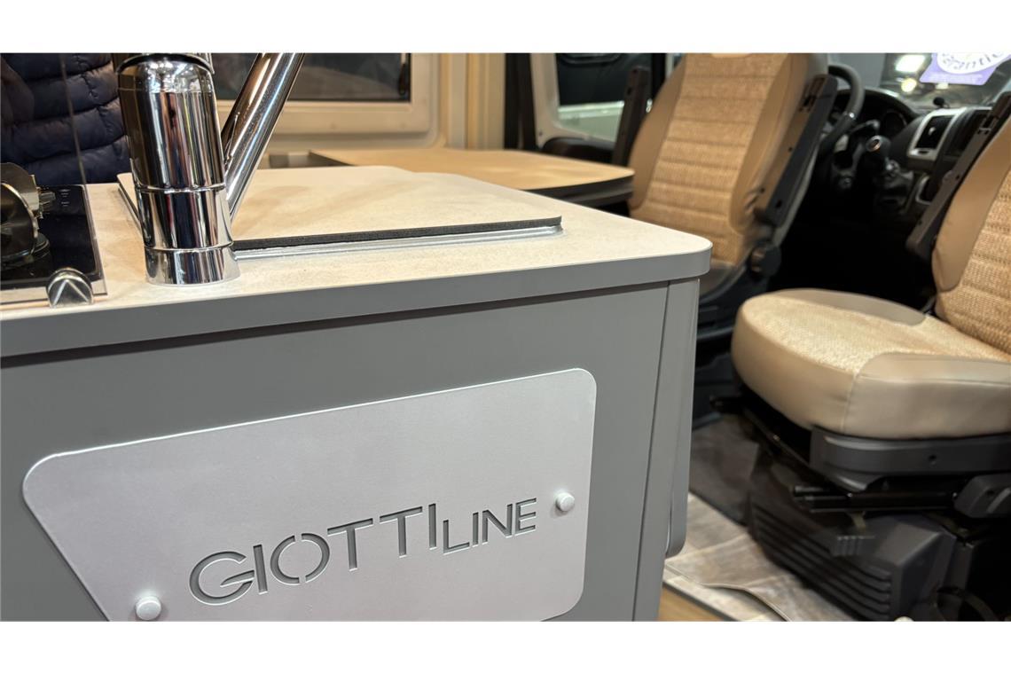 Diese günstigen Wohnmobile gibt es auf der CMT Klare Linie im Innenbereich
