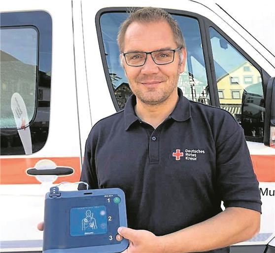 Klein und sehr wichtig: Ein AED. Foto: privat
