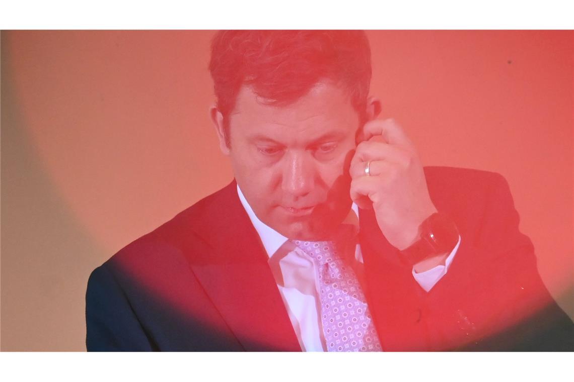 Klingbeil: Außenpolitik-"Manifest" kein persönlicher Angriff Klingbeil betonte: Mit ihm werde es keine Kehrtwende in der Ukraine-Politik geben.