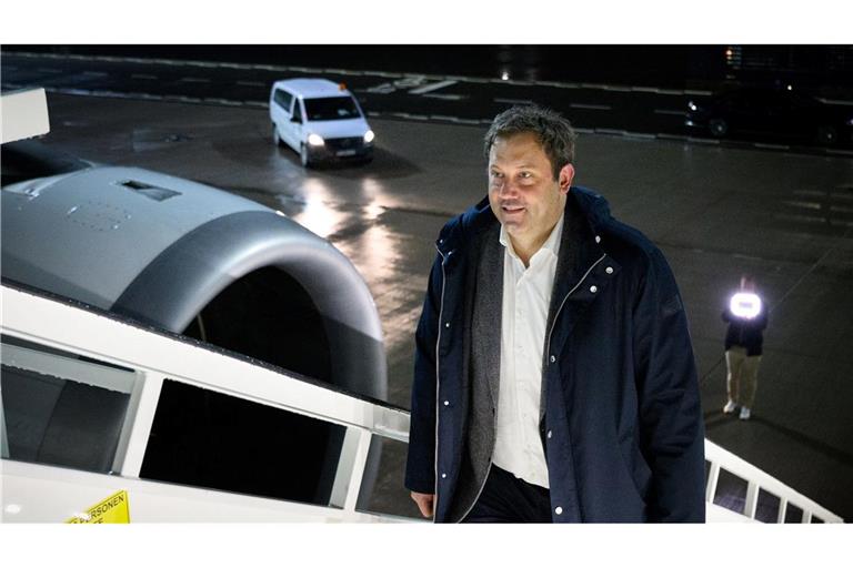 Klingbeil (SPD) reist als erster Minister der schwarz-roten Bundesregierung nach China - Außenminister Johann Wadephul (CDU) hatte seine Reise zuvor verschoben.