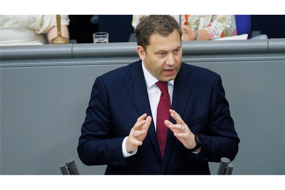 Klingbeil warb im Bundestag für sein Gesetz.