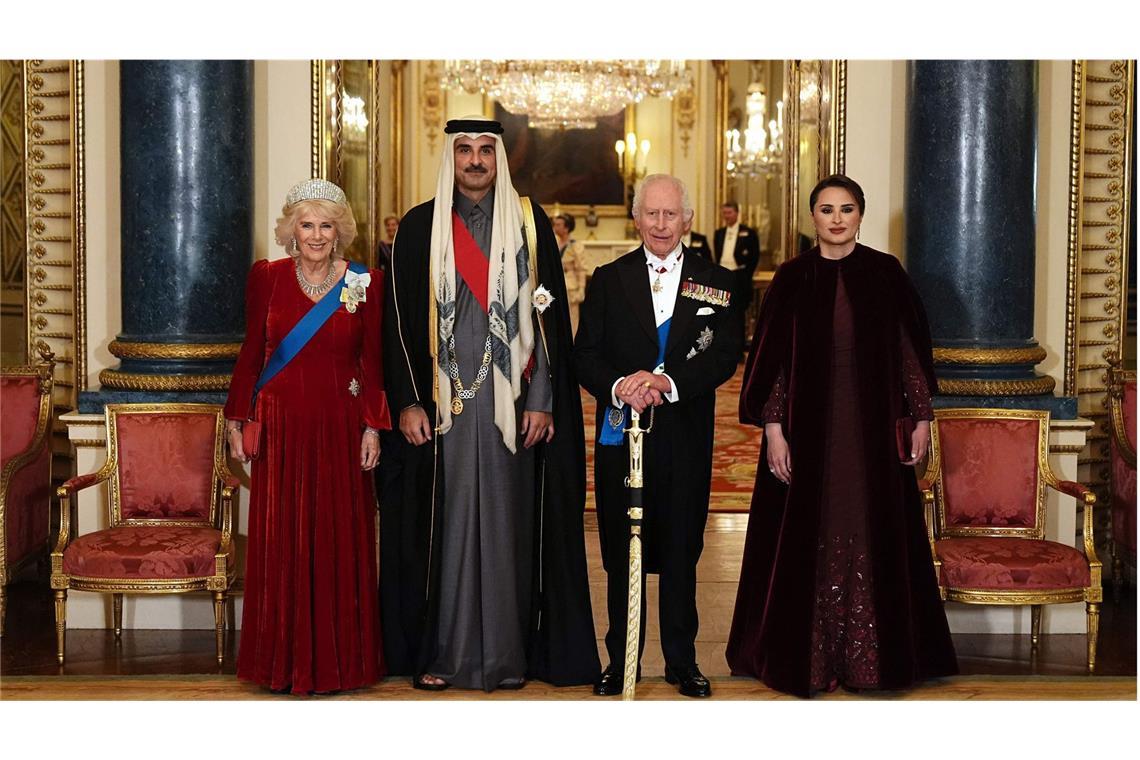 Die Beckhams füllen die Glamour-Lücke König Charles III. und Königin Camilla gaben zu Ehren von Scheich Tamim bin Hamad Al Thani und seiner Frau Jawaher ein festliches Staatsbankett im Buckingham Palace.
