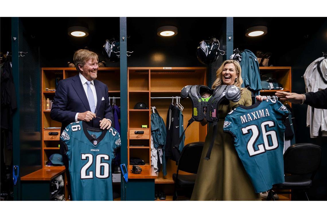 König Willem-Alexander der Niederlande und Königin Máxima besuchten das Trainingsgelände des American-Football-Clubs Philadelphia Eagles.