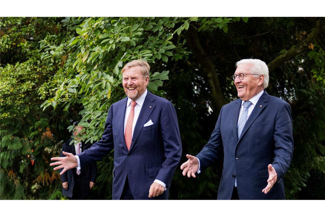 König Willem-Alexander (l) zu Gast in Münster – Begegnung mit Steinmeier am Schloss Wilkinghege.