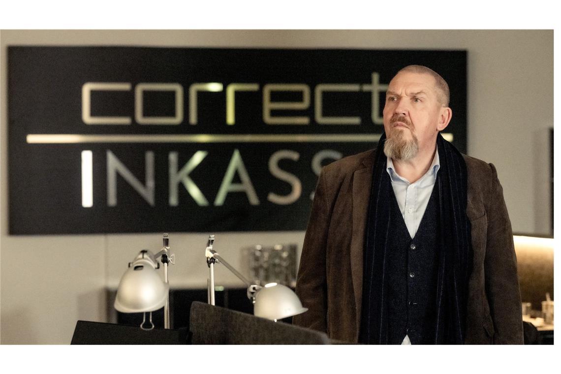 Ohne Moos nichts los Kommissar Freddy Schenk (Dietmar Bär) schaut sich bei „Correct Inkasso“ um, dort hat das Opfer als Schuldeneintreiber gearbeitet.
