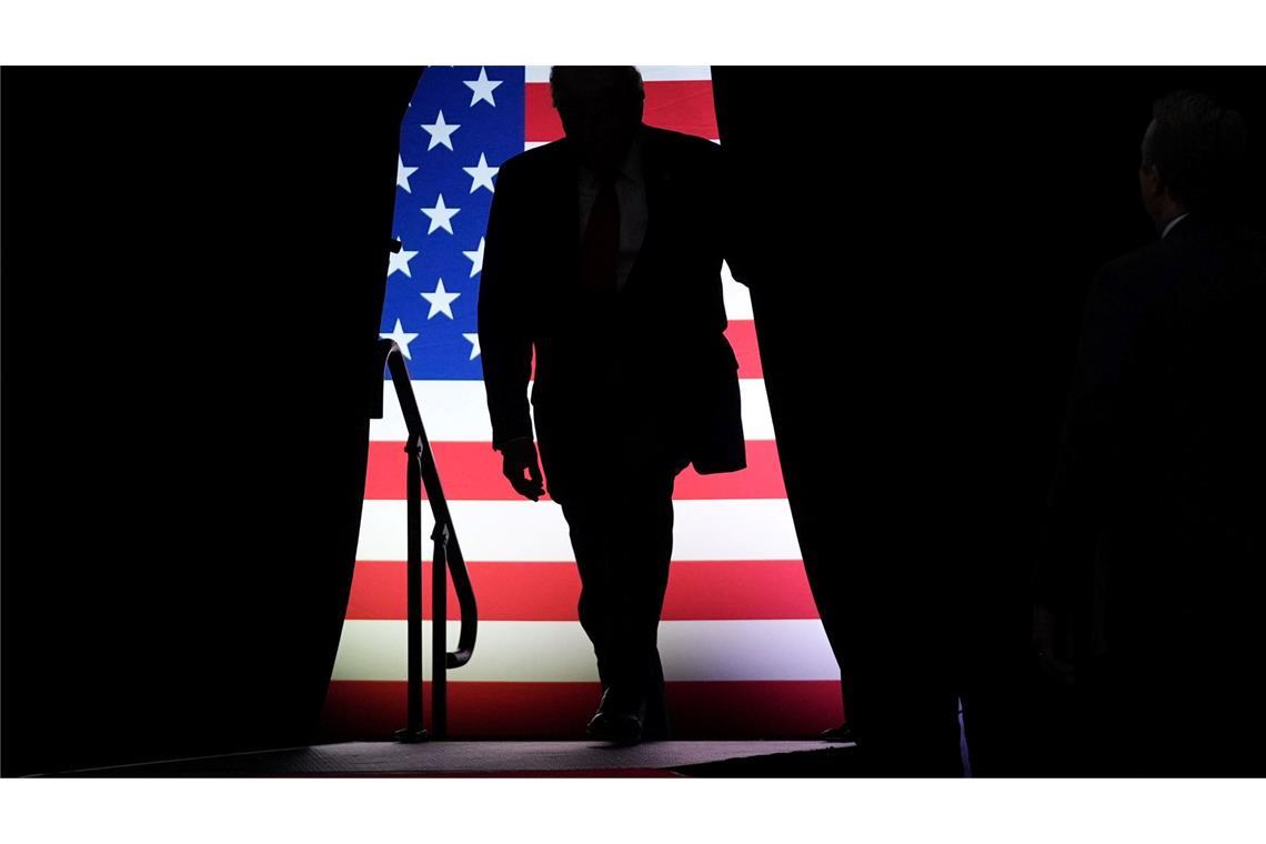 Bilder des Tages Kommt er nochmal zurück in Weiße Haus? Der republikanische US-Präsidentschaftskandidat und ehemalige US-Präsident Donald Trump kommt zu einer Wahlkampfveranstaltung in Pittsburgh.