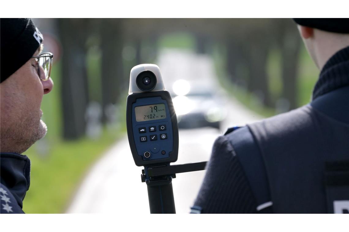 Blitzermarathon: Fakten und Kurioses zum Kampf gegen Raser Kommunen und Länder nehmen jedes Jahr Millionen ein, weil Fahrerinnen und Fahrer zu viel Gas geben.