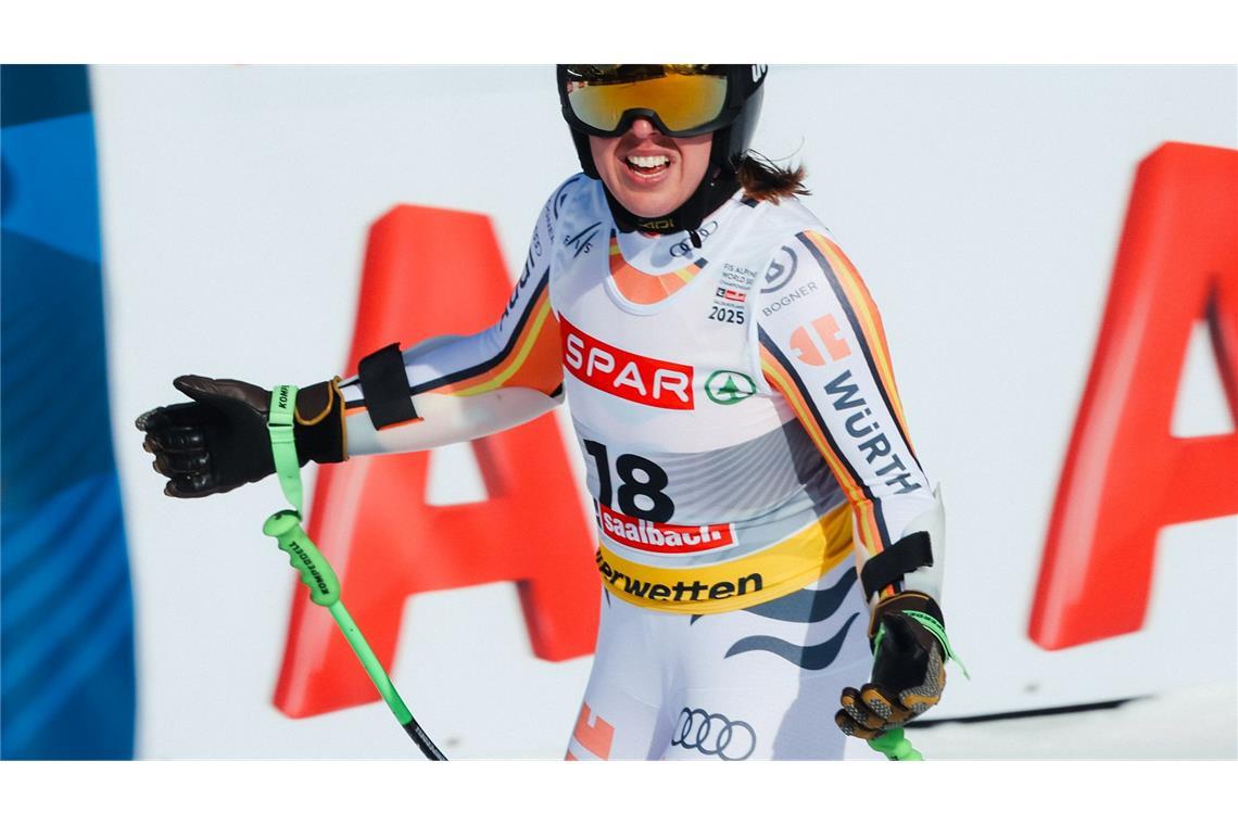 Vonn-Crash bei WM-Comeback - Österreich "bebt" dank Venier Konnte ihren Rückstand im Ziel kaum fassen: Kira Weidle-Winkelmann.