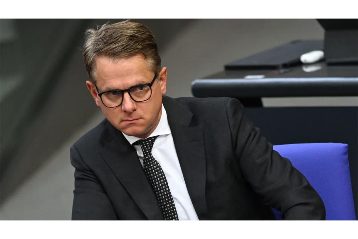 Kosten sparen in der Pflegeversicherung, aber wie? Gesundheitsminister Carsten Linnemann (CDU).