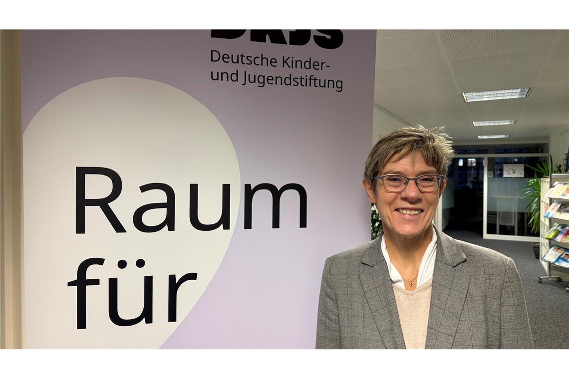 "Ich bin glücklich" - AKK nach ihrem Rückzug Kramp-Karrenbauer verfolgt nach wie vor die aktuelle Politik.
