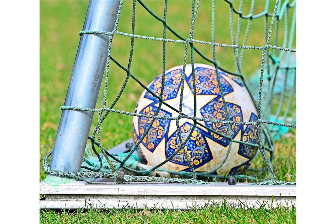 Kampf gegen die Windmühlen Kreisliga-Stillleben: Wetten, der Ball ist drin?