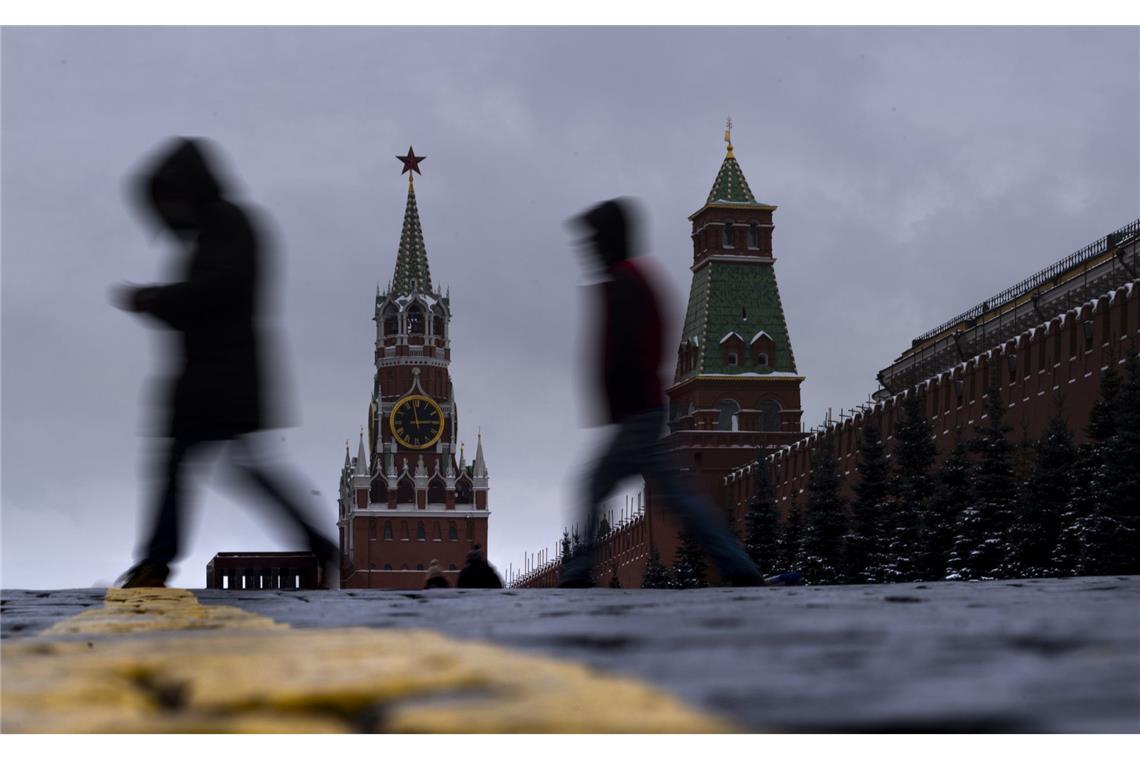 Kreml in Moskau: Weil ein Journalist kritisch über die Regierung berichtet hatte, ist ihm die Staatsbürgerschaft entzogen worden.