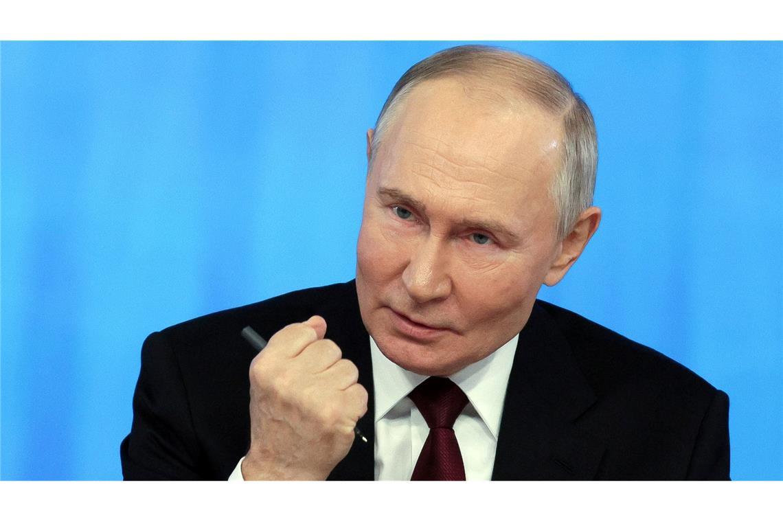 Putin kündigt Vergeltung nach Drohnenangriff auf Kasan an Kremlchef Wladimir Putin kündigt einen Vergeltungsschlag für Drohnenangriffe gegen die Millionenstadt Kasan an. (Archivbild)