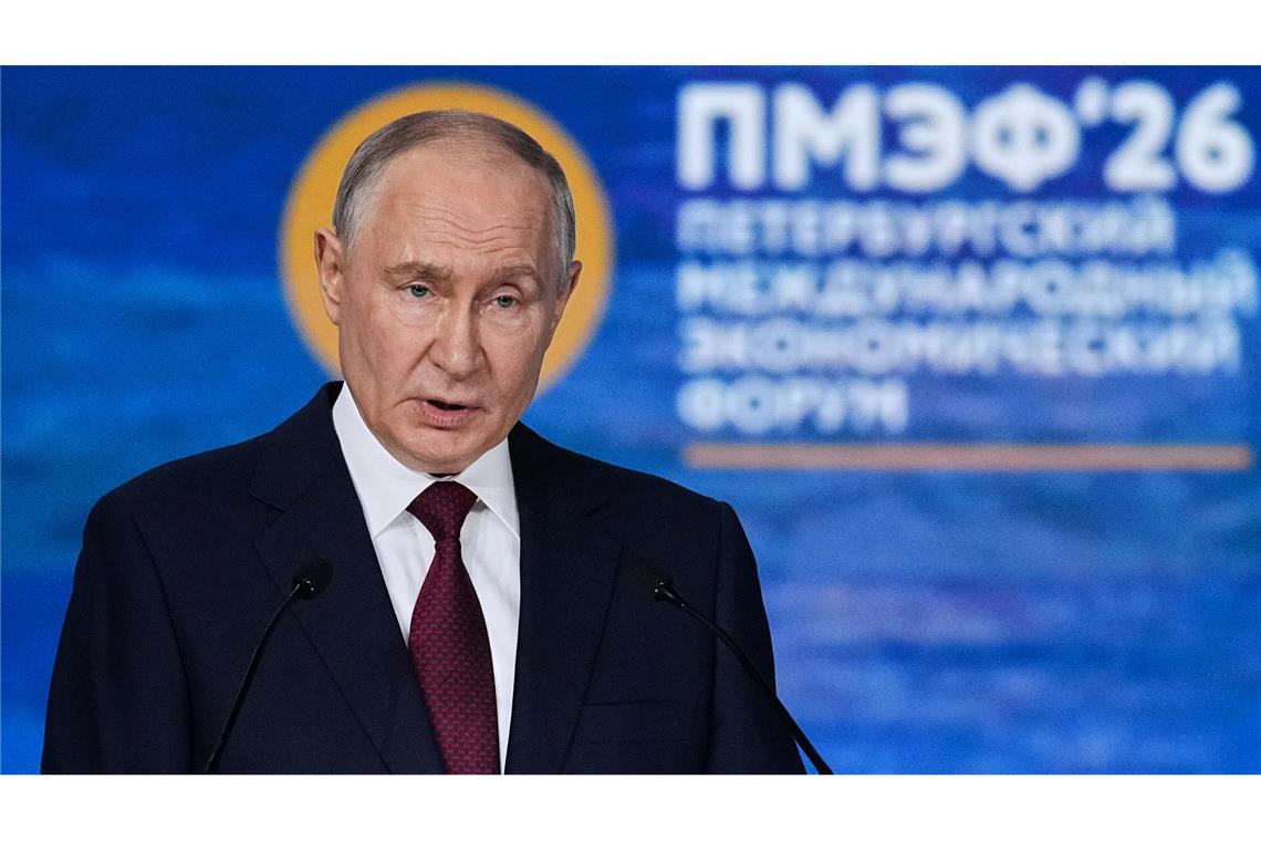 Kremlchef Wladimir Putin lehnte beim Wirtschaftsforum das Angebot des ukrainischen Präsidenten Wolodymyr Selenskyj zu einem Treffen für direkte Friedensgespräche ab.