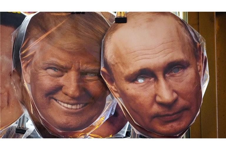 Kremlsprecher Dmitri Peskow sagte nicht, was genau Putin dem US-Präsidenten geschenkt habe.