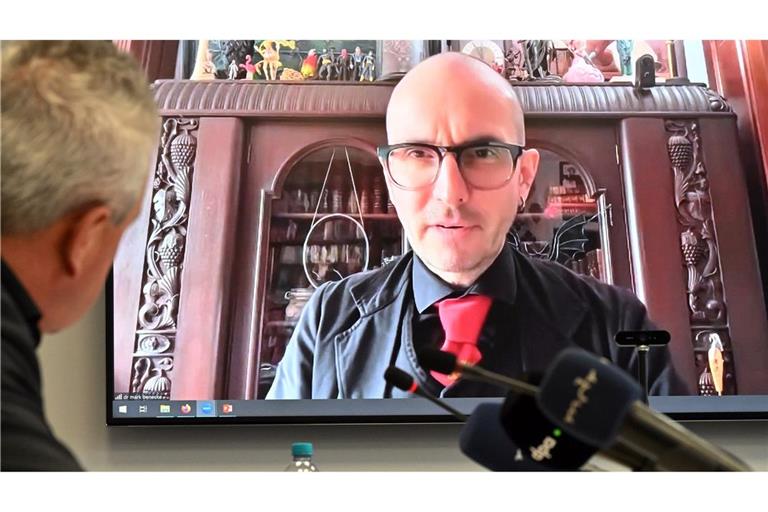 Kriminalbiologe Benecke sagt, er habe ebenfalls eine Probe von Hitlers Blut genommen, von der Lehne des Sofas, auf dem sich Hitler erschossen hat. (Archivbild)