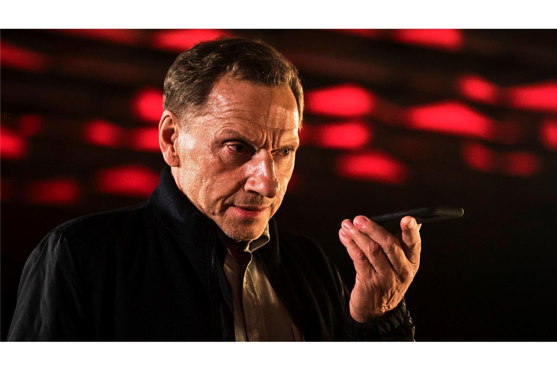 "Verblendung": Stuttgarter "Tatort" ist packendes Popcorn-TV Kriminalhauptkommissar Thorsten Lannert (Richy Müller) hat einen Verdacht.
