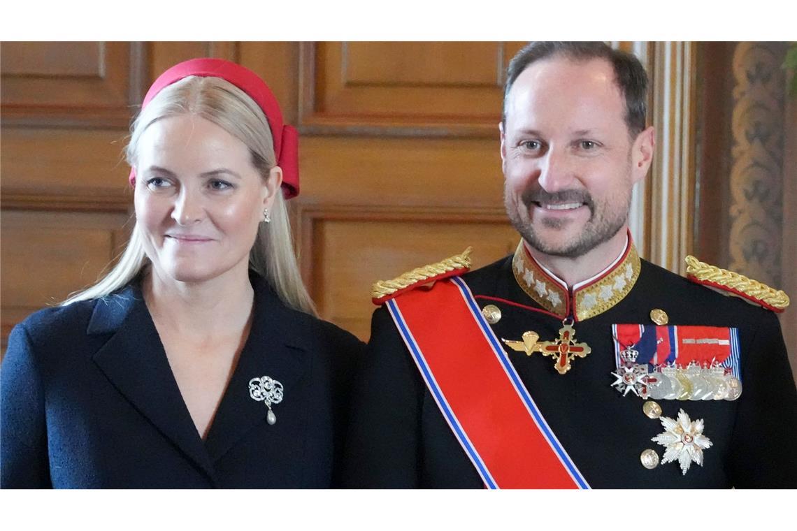Kronprinz Haakon steht Kronprinzessin Mette-Marit zur Seite.