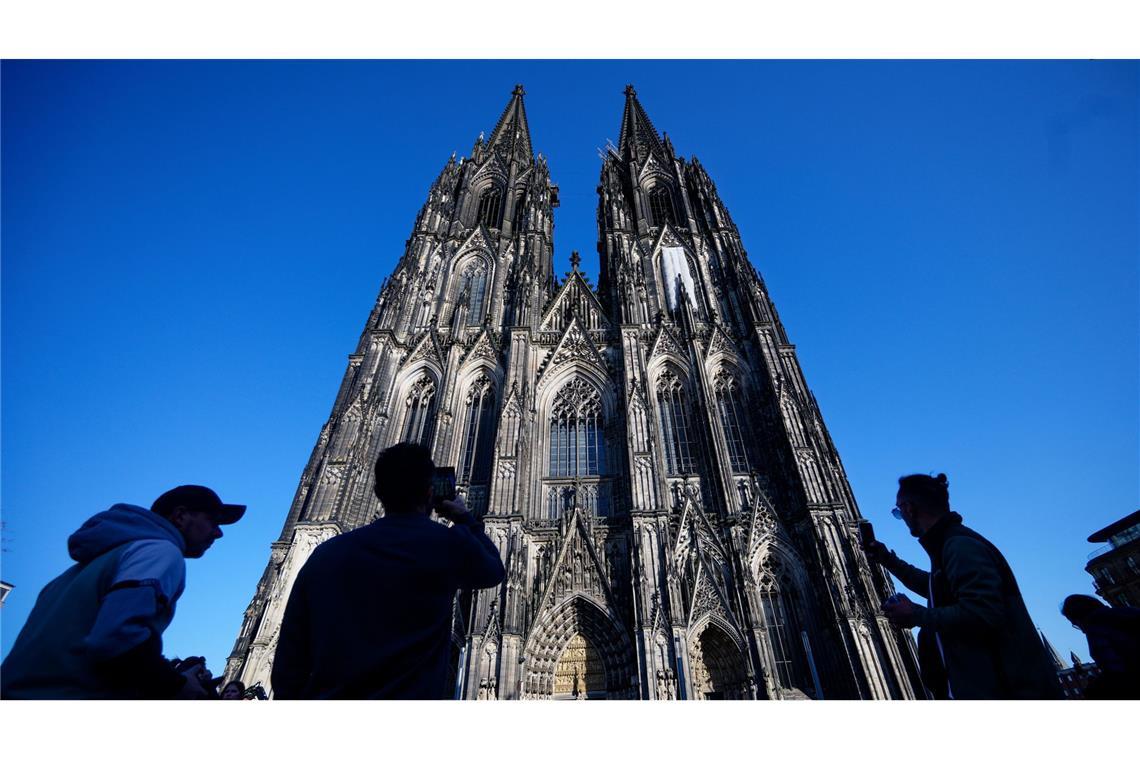 Künftig müssen Besucher des Kölner Doms zwölf Euro Eintritt zahlen.