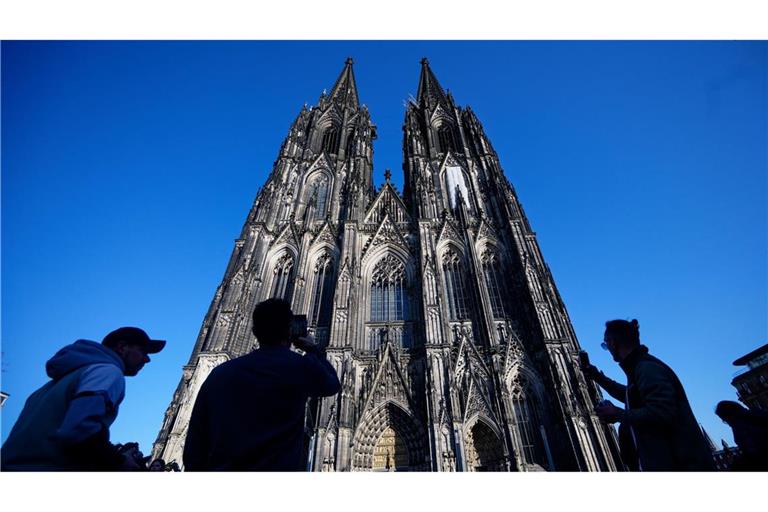 Künftig müssen Besucher des Kölner Doms zwölf Euro Eintritt zahlen.