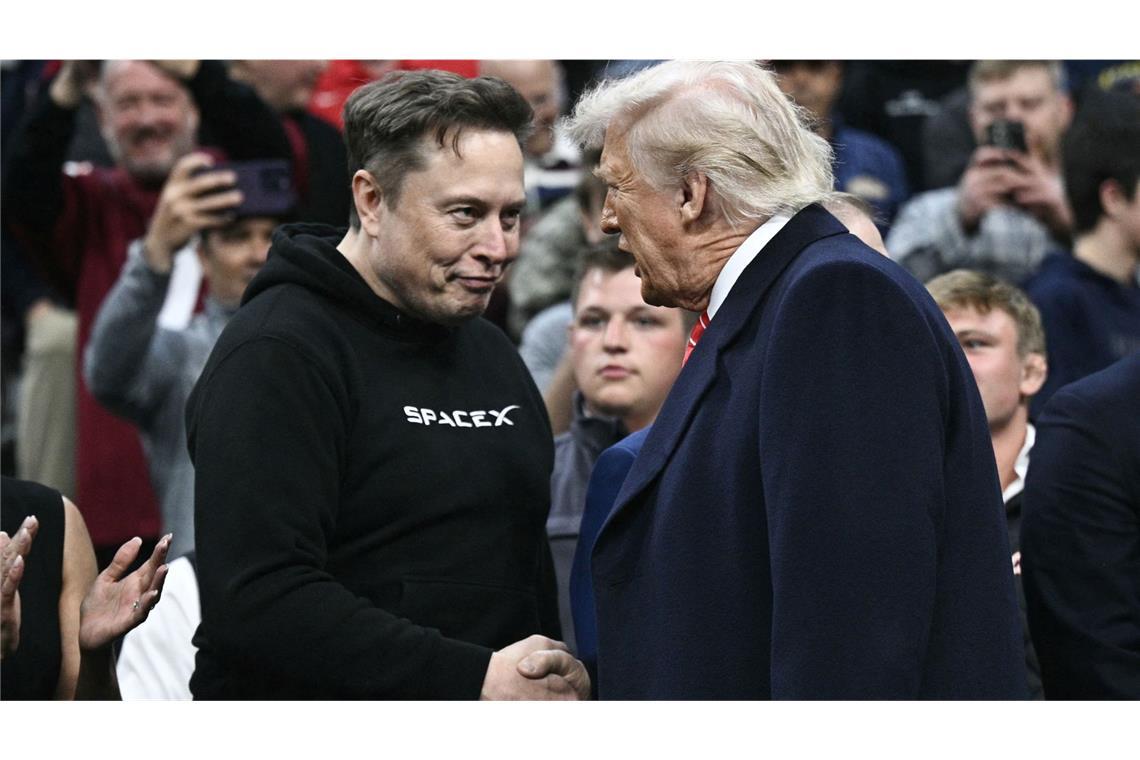 Streit von Musk und Trump wird zur Schlammschlacht auf offener Bühne Kürzlich präsentierten sich Musk und Trump noch als Allianz.