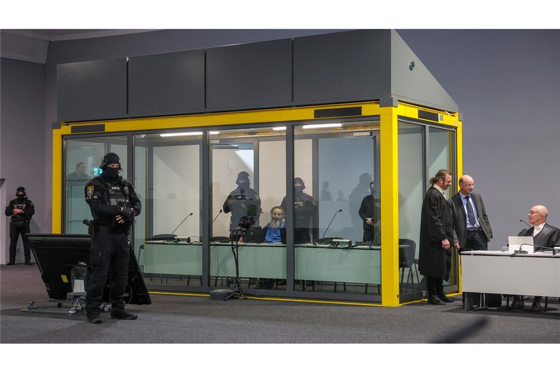 Kugelsicherer Glaskasten für Magdeburg Prozess