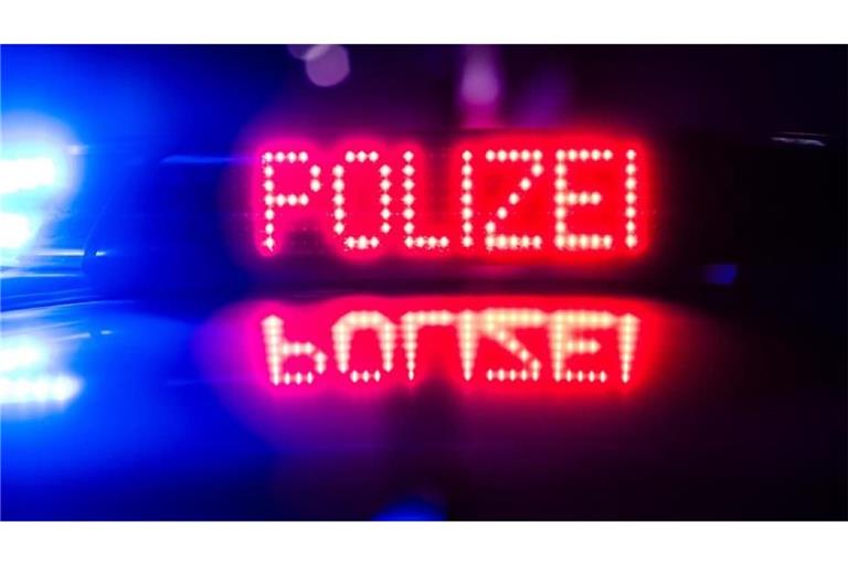 Kurioser Polizeieinsatz in Schramberg: Nach einer Unfallflucht fanden Beamte den mutmaßlichen Verursacher schlafend in einem Garten. Nun drohen mehrere Anzeigen. (Symbolfoto)