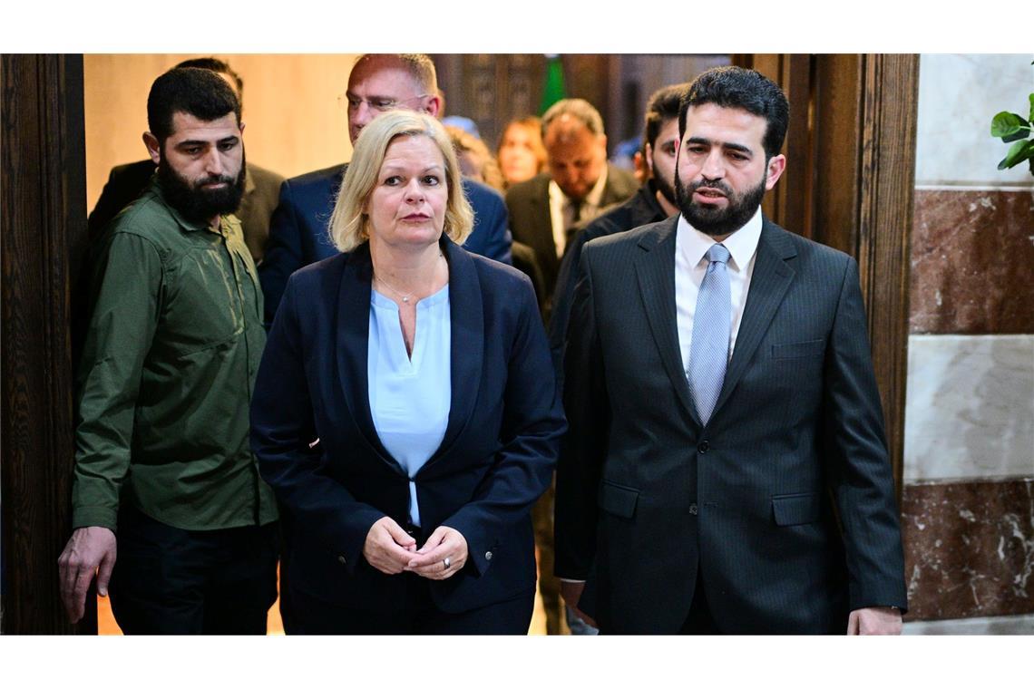 Innenministerkonferenz: Sicherheit im Zug und Abschiebungen Kurz vor dem Ende ihrer Amtszeit reiste die geschäftsführende Bundesinnenministerin, Nancy Faeser (SPD), zu einem Gespräch nach Damaskus, bei dem es auch um Rückführungen ging.