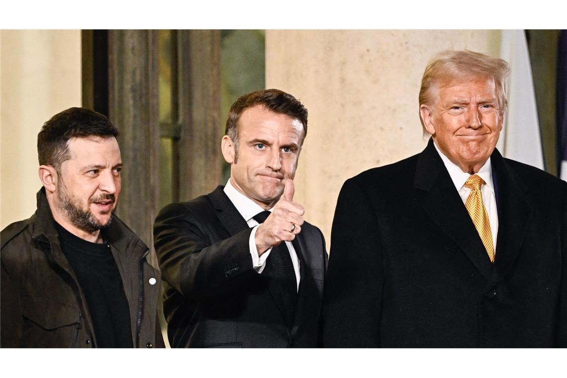 Im schlimmsten Fall droht Krieg in ganz Europa Kurz vor der Übernahme der US-Präsidentschaft: Donald Trump (r.) im Dezember 2024 gemeinsam mit Wolodymyr Selenskyj und Emmanuel Macron.