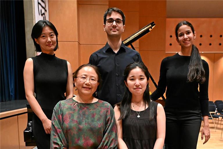 Kyungryung Kim, Lipin Xiao, Alexander Smolyarov, Nanae Maruyama und Ana Luminiţa Cipriana Pop (von links) haben dem Publikum ein Konzert mit einem spannenden, vielseitigen Programm beschert. Foto: Elisabeth Klaper