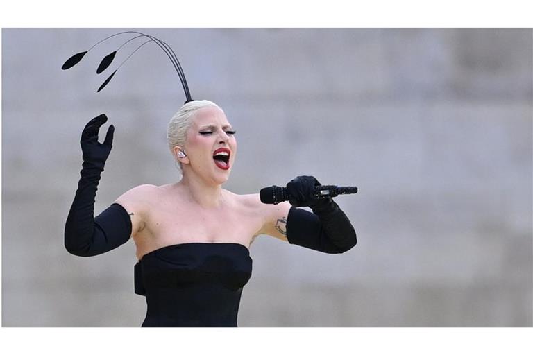 Lady Gaga ist bekannt für ihre ausgefallenen Bühnenoutfits. (Archivfoto)