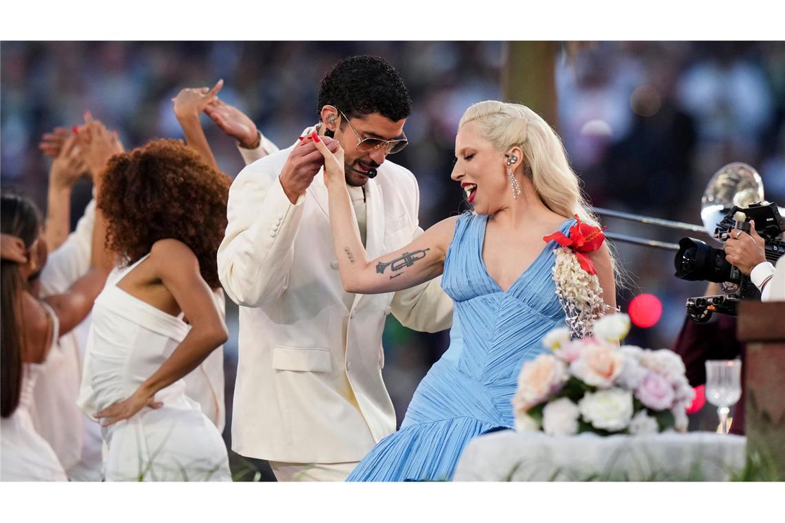 Lady Gaga trat als Überraschungsgast auf.