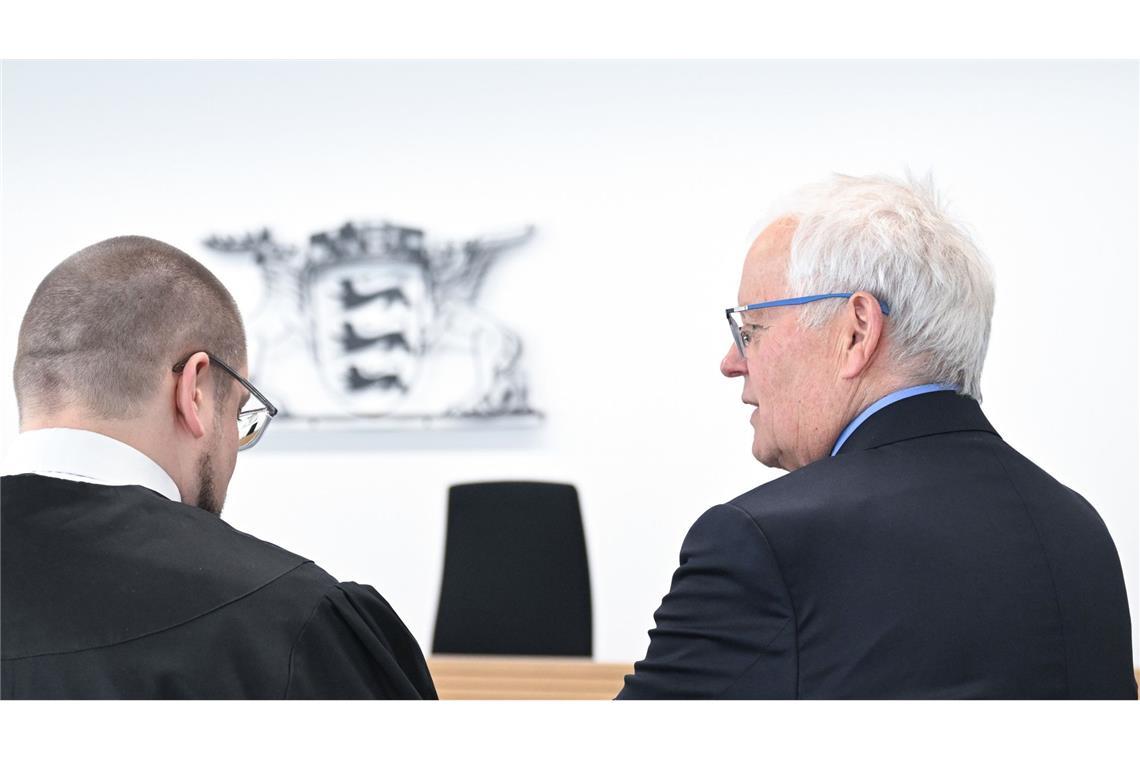 Rechte ringt rechtlich gegen Verfassungsschützer Landeschef Emil Sänze (rechts) und AfD-Anwalt Christian Conrad.