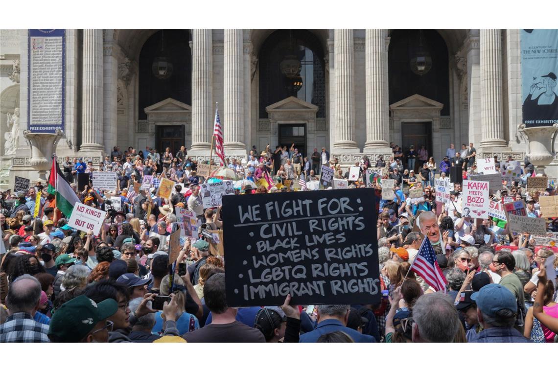 Neue landesweite Proteste gegen Trump Landesweit gab es Proteste gegen die Regierung Trump