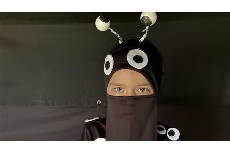 Last-Minute-Gruselkostüm mit Augen