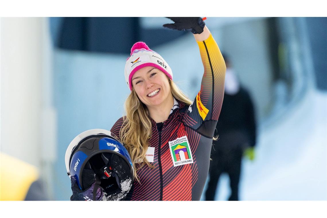 Laura Nolte flippt nach WM-Silber im Monobob völlig aus Laura Nolte freut sich bei der Monobob-WM in Lake Placid über Silber.