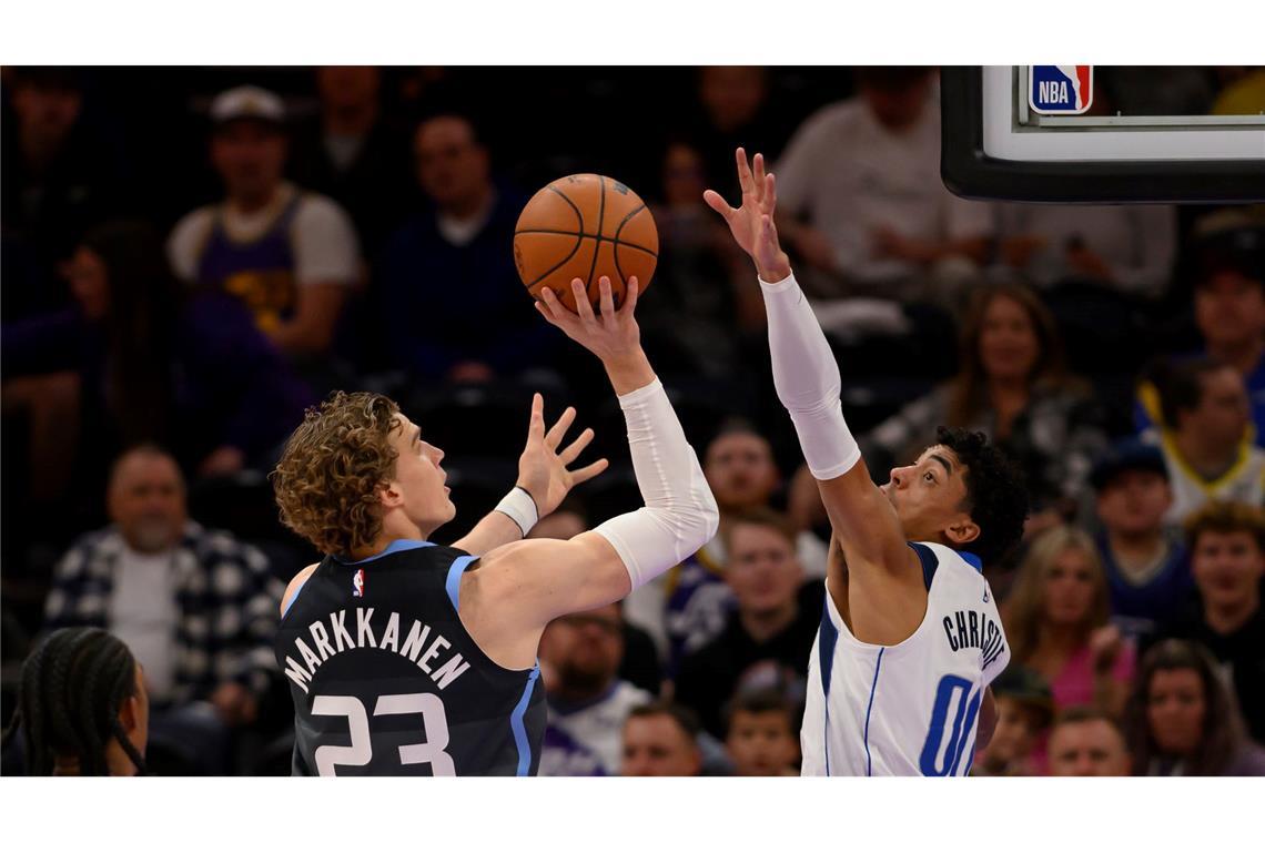 Lauri Markkanen führte die Utah Jazz zu einem knappen Sieg über die Dallas Mavericks.