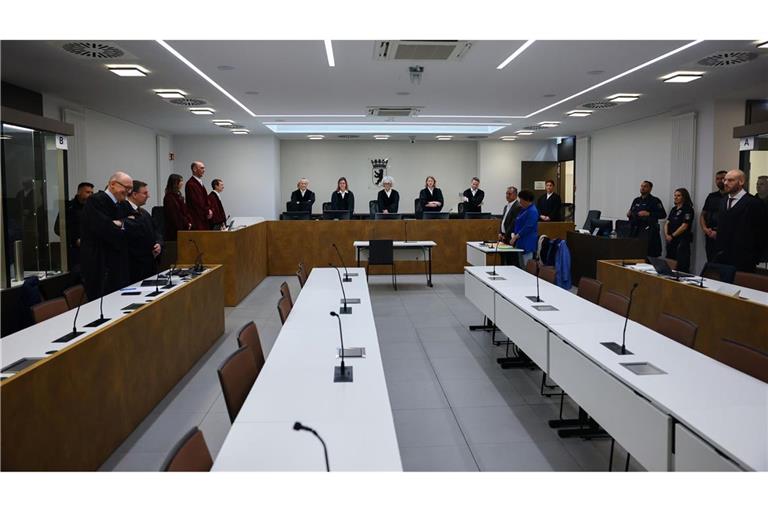 Laut Anklage sollen die 36- bis 58-Jährigen als sogenannte Auslandsoperateure für Waffendepots in mehreren europäischen Staaten zuständig gewesen sein, die für Anschläge genutzt werden sollten. (Archivbild)