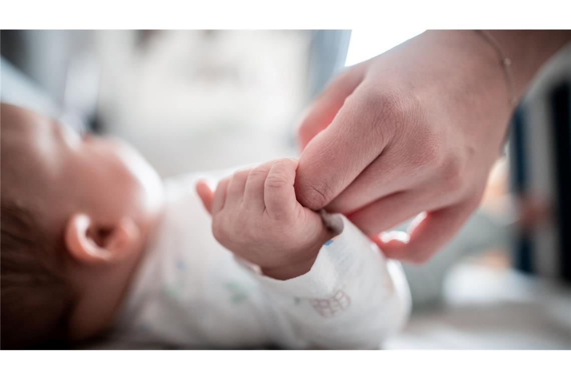 Emilia und Noah bleiben Dauerbrenner bei den Vornamen Laut der Einschätzung des Namensforschers geben Eltern ihren Kindern auch gerne etablierte Namen, die daher unauffällig seien. (Archivbild)