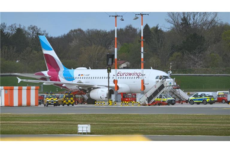 Laut der Flugdatenplattform Flightradar24 war das Flugzeug am Nachmittag am Hamburger Flughafen abgehoben, wo es keine Stunde später auch wieder landete.