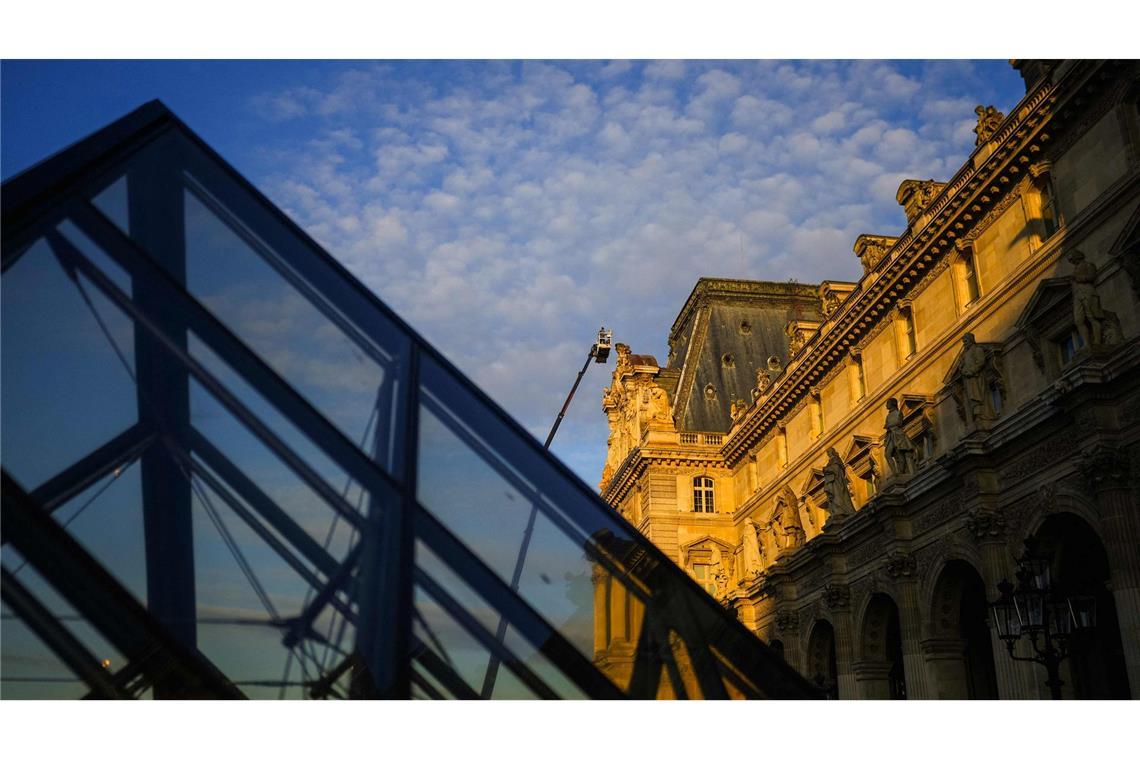 Louvre-Chefin: Weltmuseum in kritischem Zustand Laut der Louvre-Chefin ist die berühmte Glaspyramide des Museums "strukturell überholt".