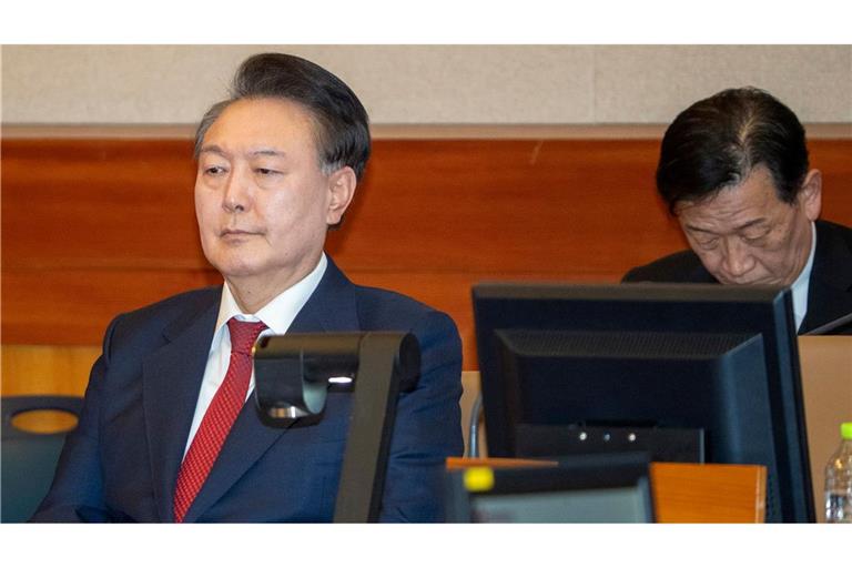 Laut der südkoreanischen Nachrichtenagentur Yonhap hat ein Gericht in Seoul den Haftbefeh gegen den suspendierten Präsidenten Yoon Suk Yeol aufgehoben.