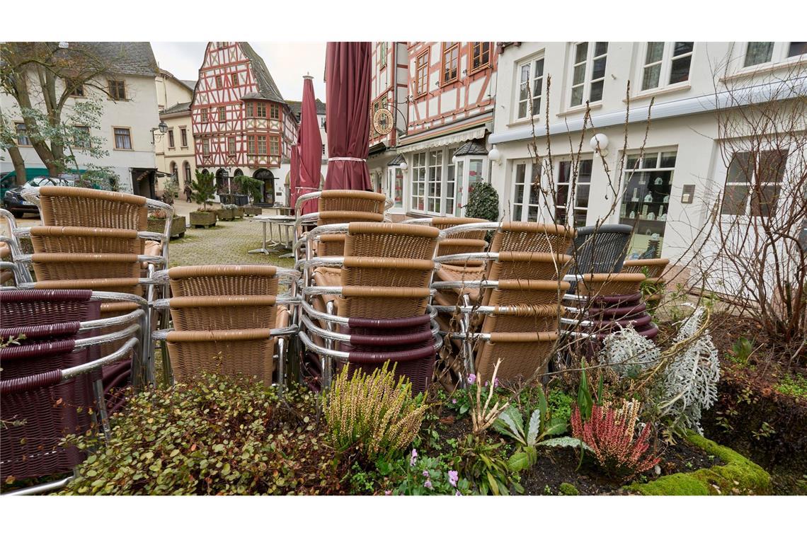 Laut DWD klingen die letzten Niederschläge im Süden ab.