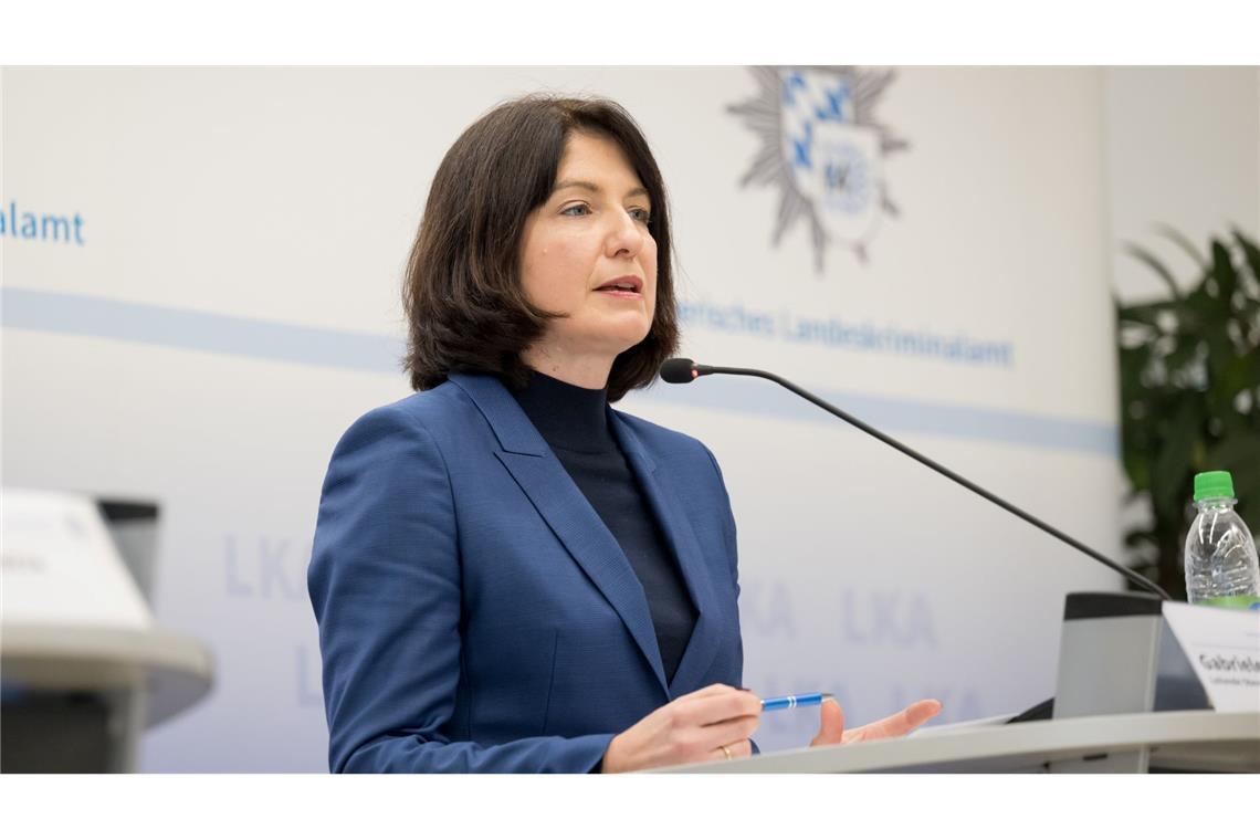 Ermittler werten Schüsse als antiisraelischen Terrorangriff Laut Gabriele Tilmann, Leitende Oberstaatsanwältin bei der Generalstaatsanwaltschaft München, war der Täter ein Einzelgänger.