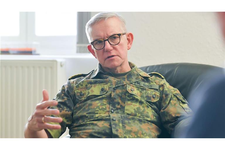 Laut Michael Giss, Chef des Landeskommandos, müsse Menschen klar werden, dass es gute Gründe gebe, ein Gewehr in die Hand zu nehmen, wenn es sein müsse. (Archivfoto)