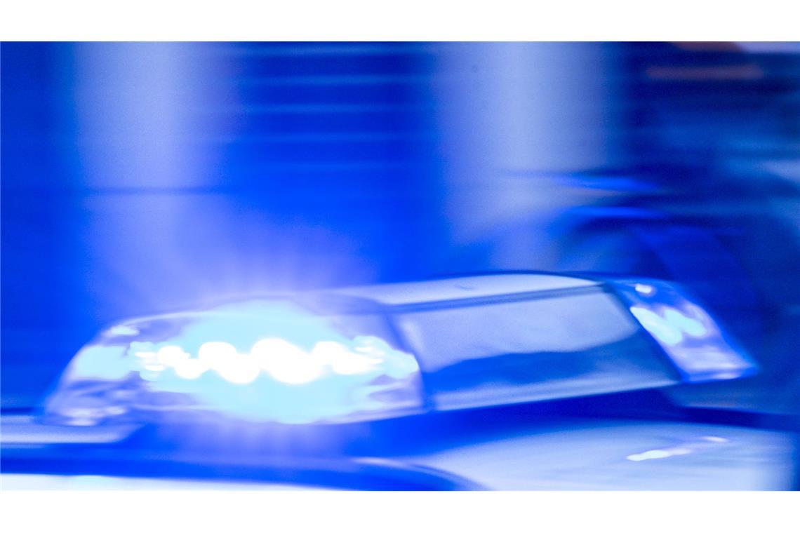 Frau stirbt nach Frontalzusammenstoß - ein Verletzter Laut Polizei ist eine Frau bei einem Unfall im Rhein-Neckar-Kreis ums Leben gekommen (Symbolfoto).