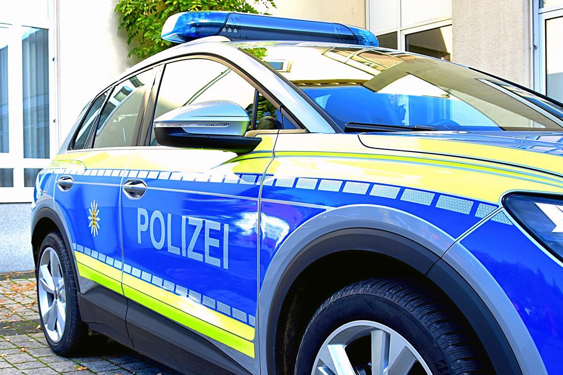 Unfall bei der Spritnase Laut Polizei sind ein Lkw und ein Pkw zusammengestoßen. Symbolfoto: Tobias Selllmaier