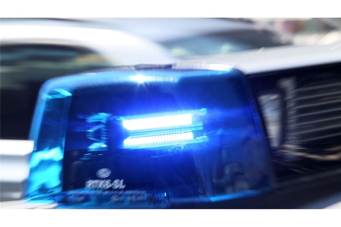 Frau wird von Lastwagen überfahren und stirbt Laut Polizei trug die Frau Kopfhörer